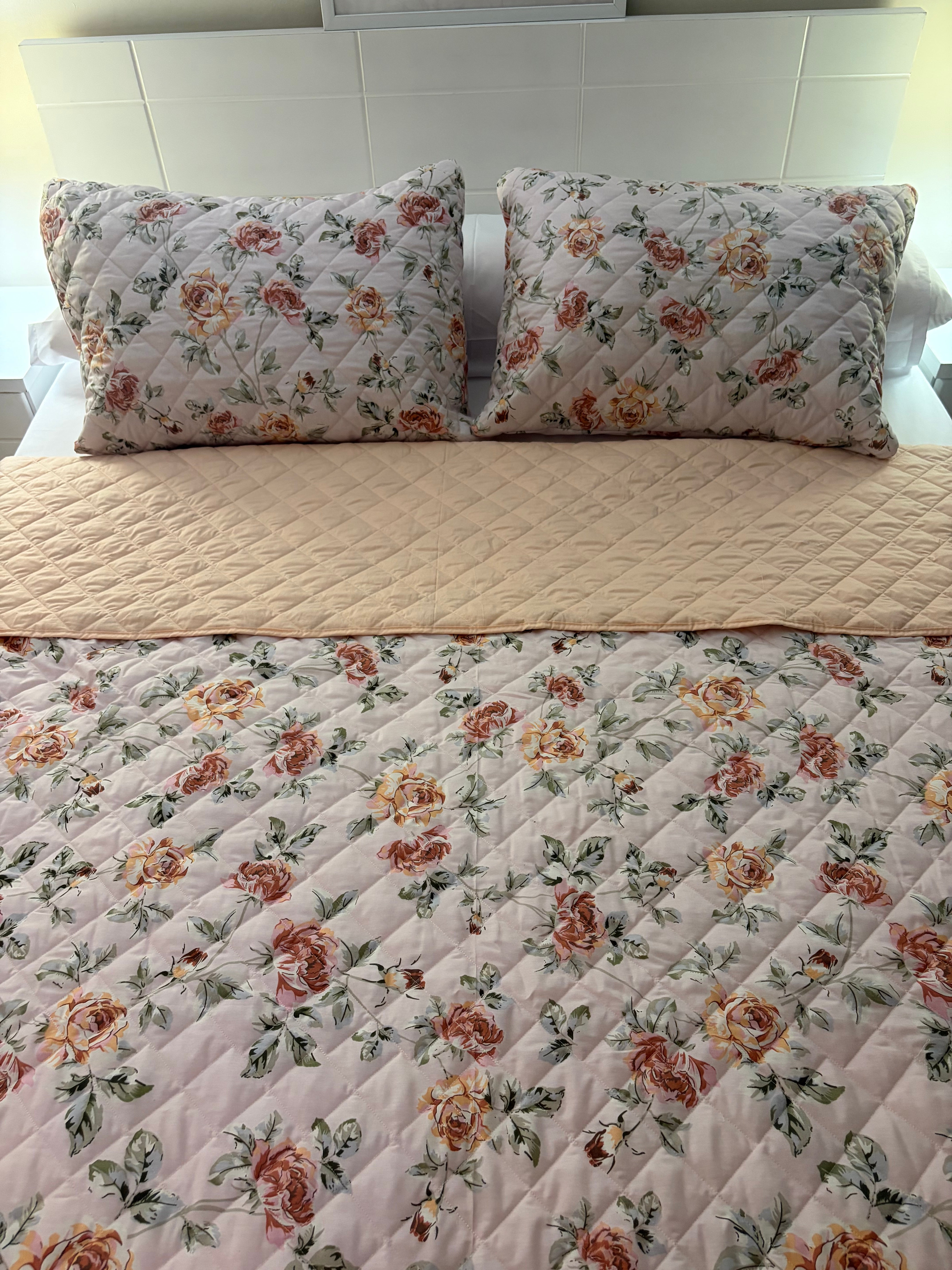 Vintage Roses Quilt 🤎
